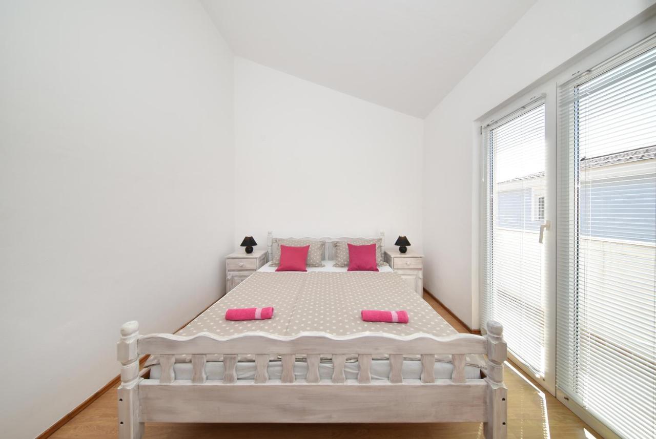 Apartments Krepo Vir Bagian luar foto
