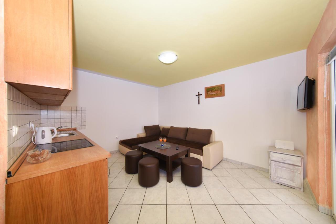 Apartments Krepo Vir Bagian luar foto