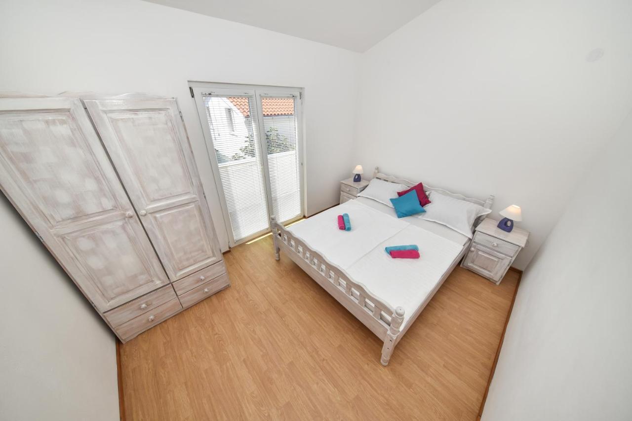 Apartments Krepo Vir Bagian luar foto