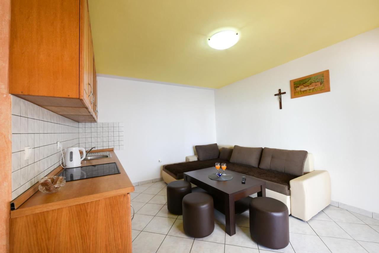 Apartments Krepo Vir Bagian luar foto